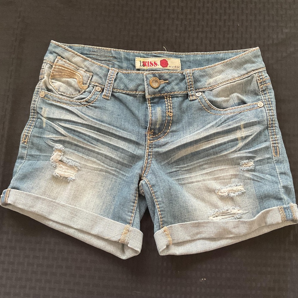 1st Kiss Shorts Juniors 8 Blue Denim Bermuda Distressed‎ Cuffed Embroidered